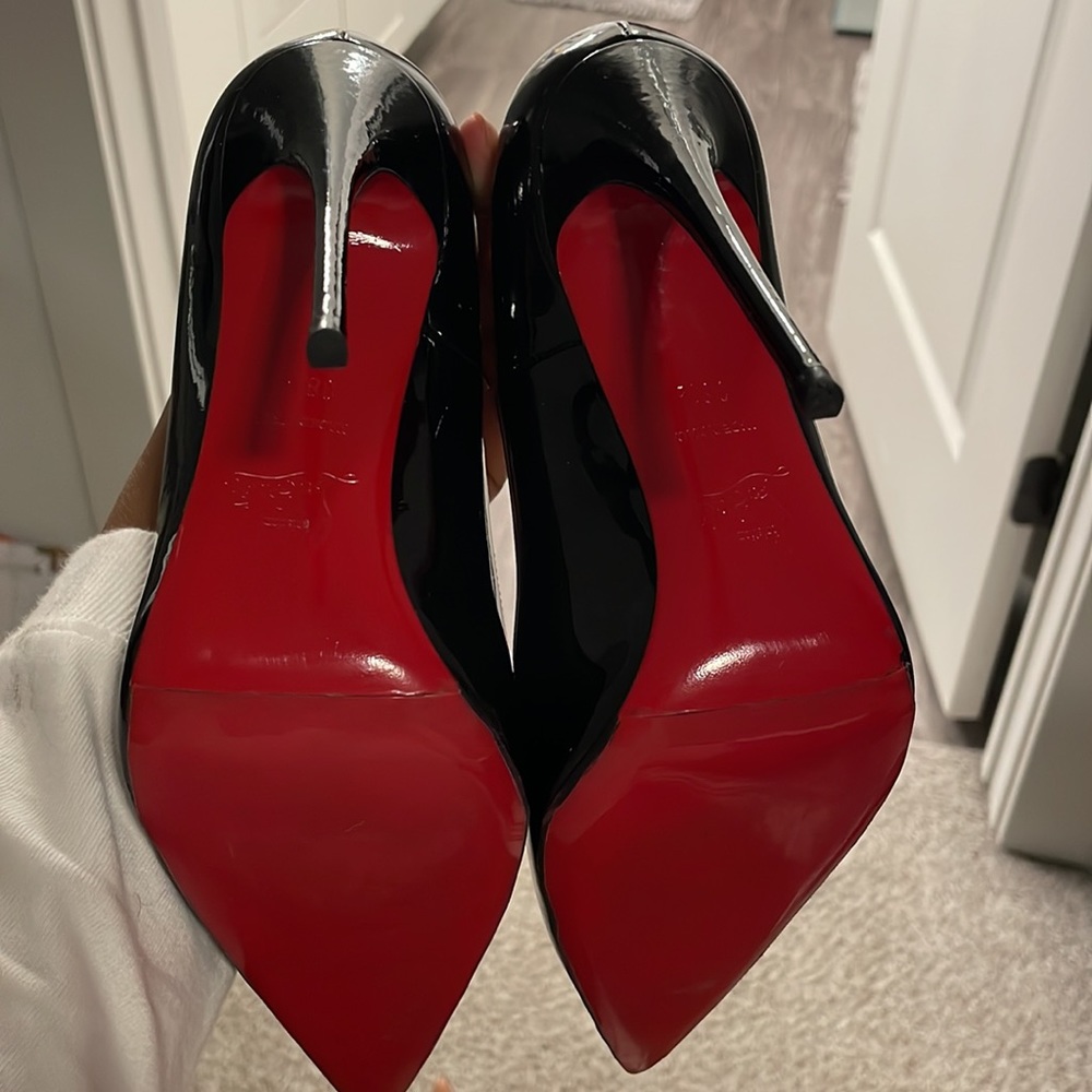 Black So Kates worn twice. Red protectors added to the bottom size 38.5 - Picture 2 of 2